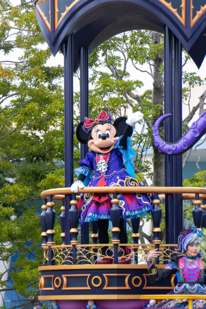 Tokyo Disneyland parade The Villains Halloween “Into the Frenzy”