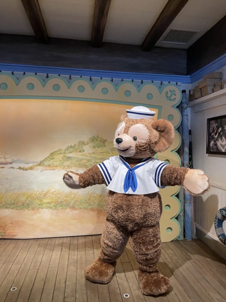 Tokyo Disneysea greeting village greeting place ( Duffy )