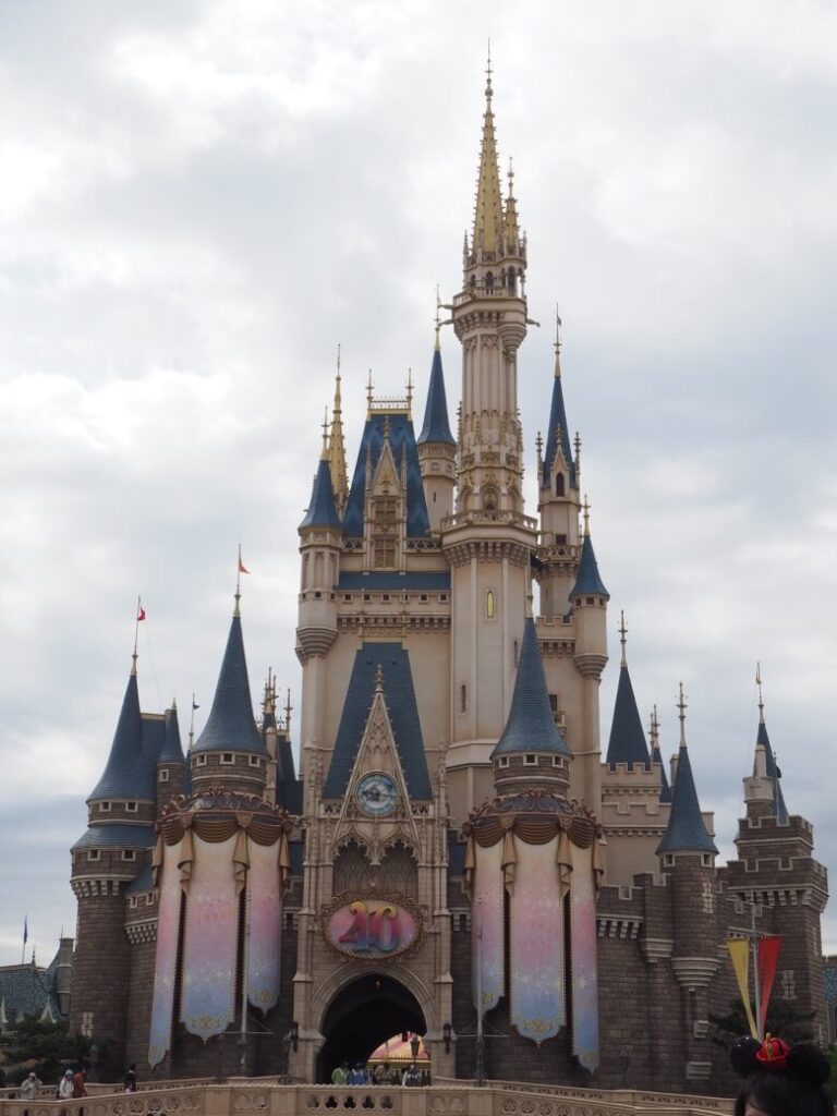 Tokyo Disneyland Cinderella castle