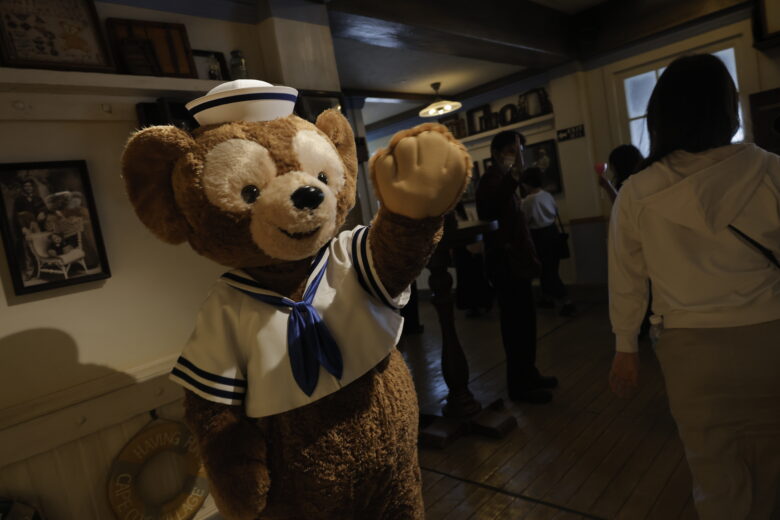 Tokyo Disneysea character greeting Village Greeting Place (Duffy)
