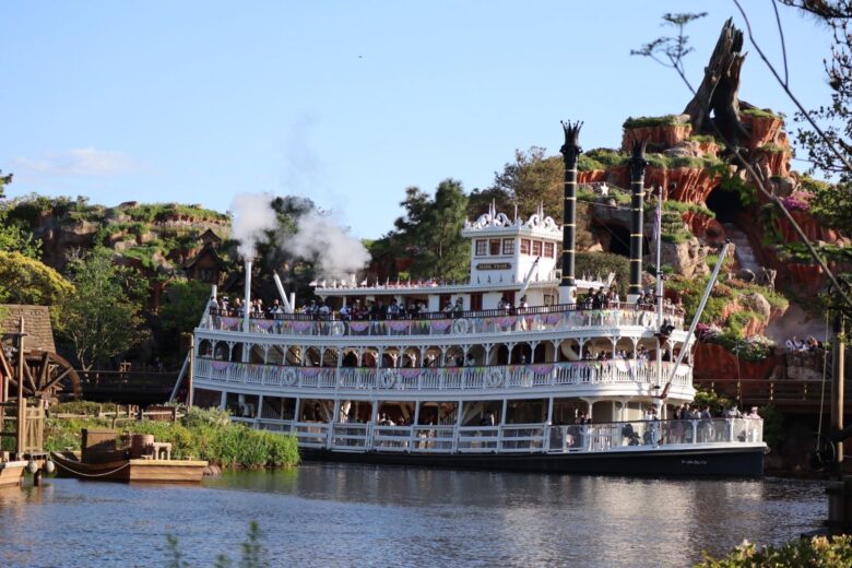 Tokyo Disneyland attraction Mark Twain Riverboat