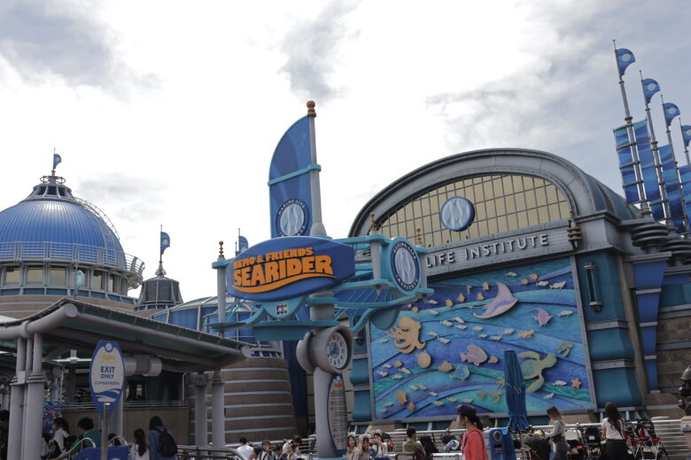 Tokyo Disneysea attraction Nemo & Friends SeaRider