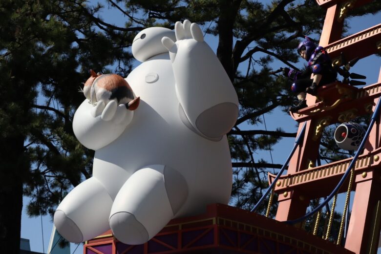 Tokyo Disneyland parade Dinsey harmony in color baymax