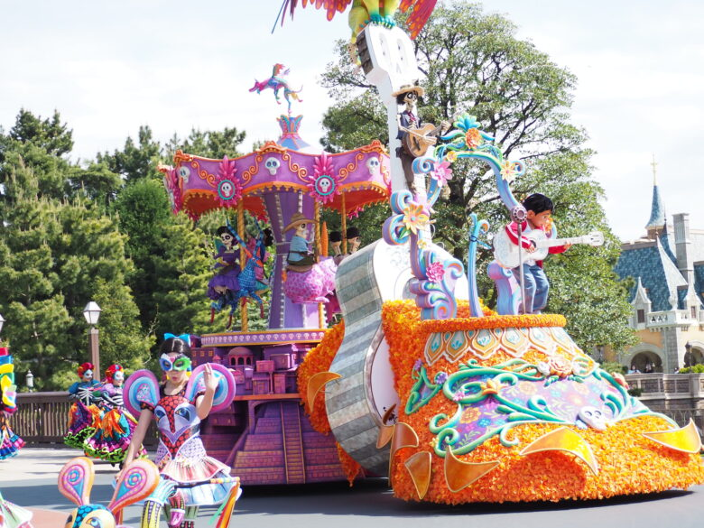 Tokyo Dsineyland parade Disney harmony in color