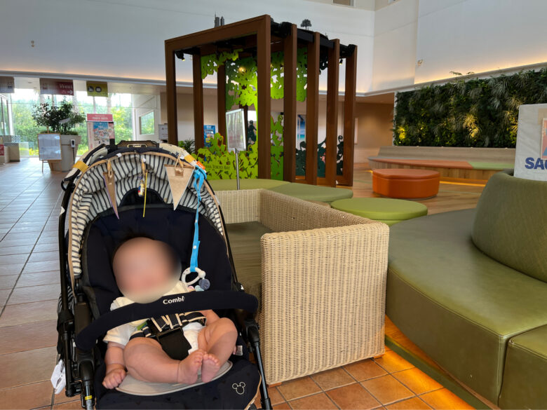 Mitsui Garden Hotel Prana Tokyo Bay entrance with baby