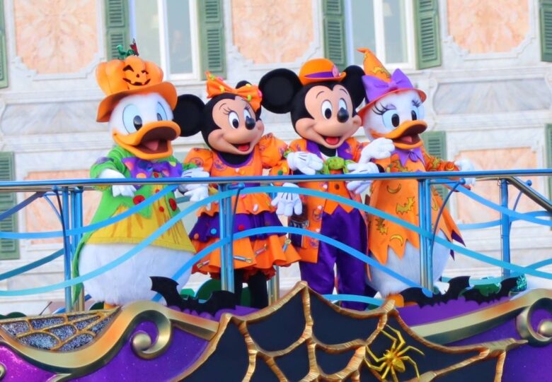 Tokyo Disneysea show Disney Halloween greeting