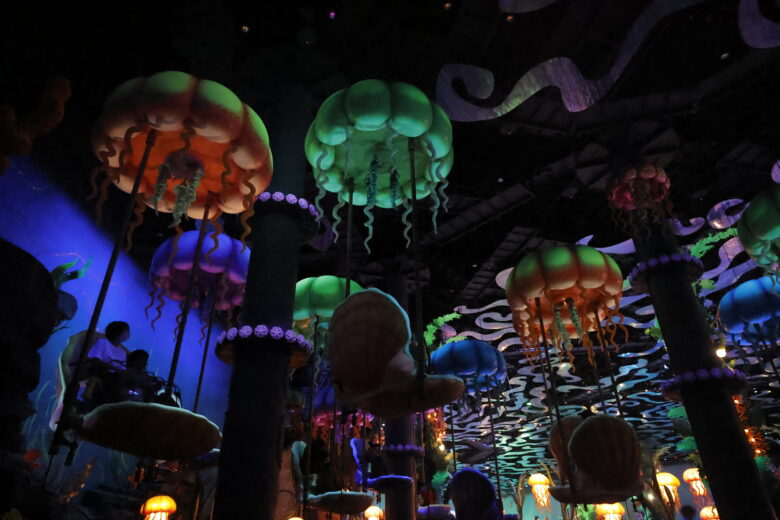 Tokyo Disneysea attraction jumping jellyfish
