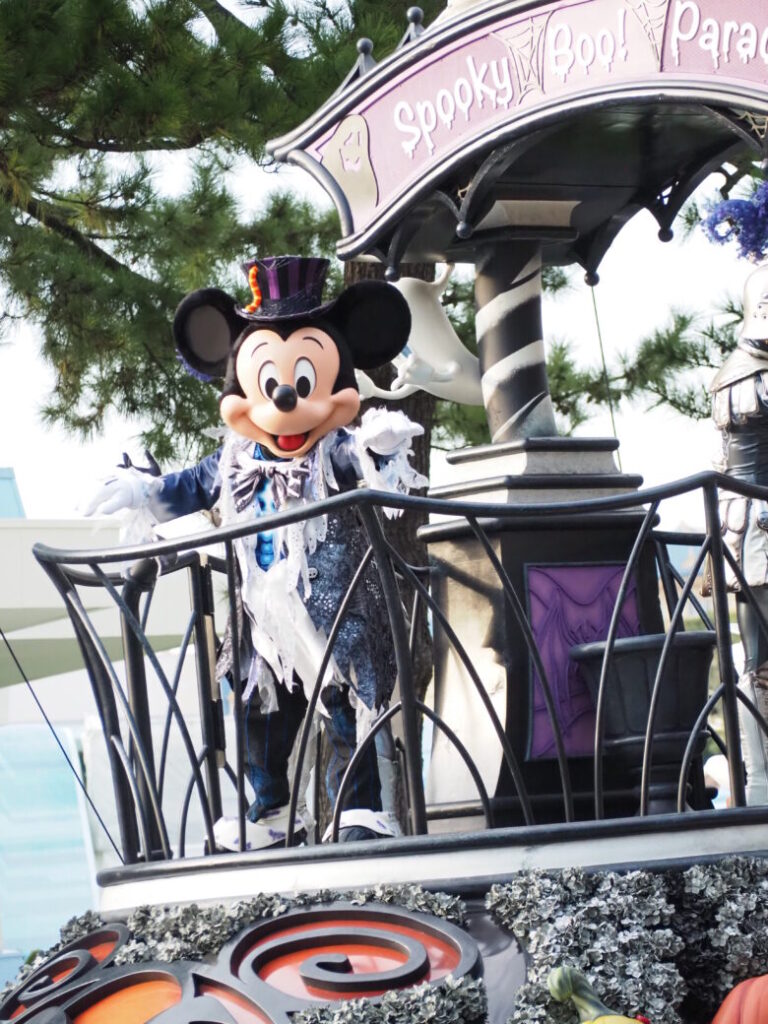 Tokyo Disneyland 
Halloween parade Spooky “Boo!” Parade