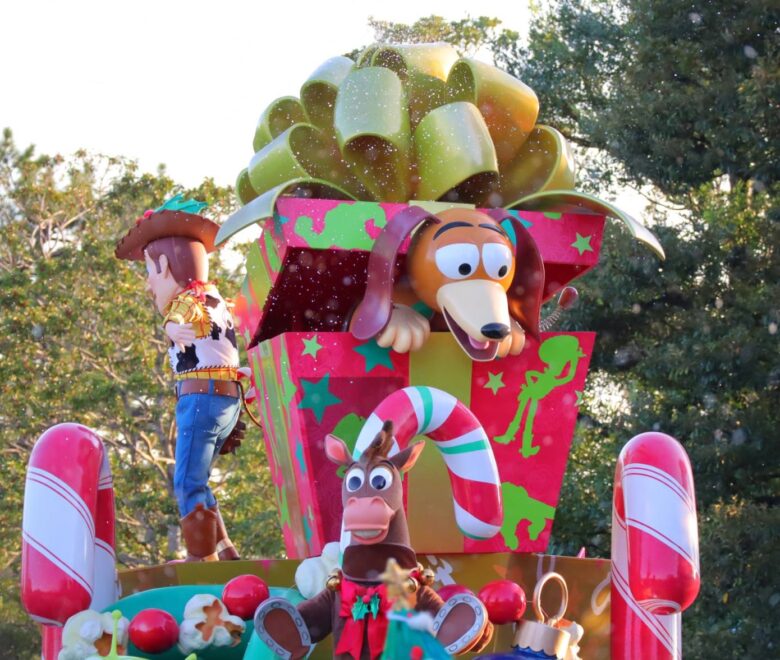 Tokyo Disneyland parade Disney Christmas Stories 