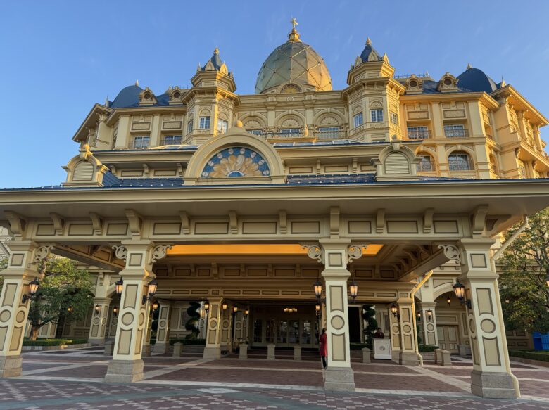 Tokyo Disneyland hotel entrance