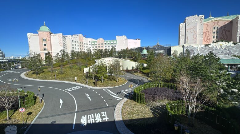 Tokyo DisneySea Fantasy Springs Hotel road to parking