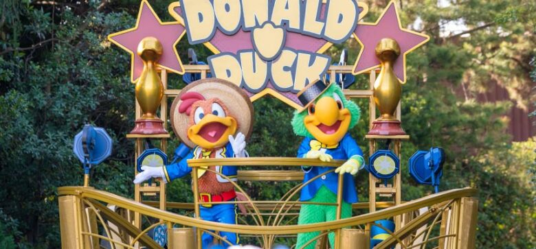 Tokyo Disneyland parade Quacky Celebration★Donald the Legend!