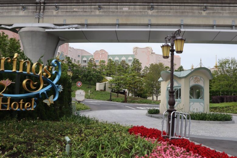 Tokyo DisneySea Fantasy Springs Hotel entrance