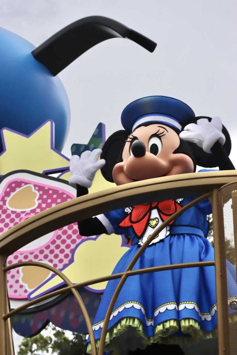 Tokyo Disneyland parade Quacky Celebration★Donald the Legend!