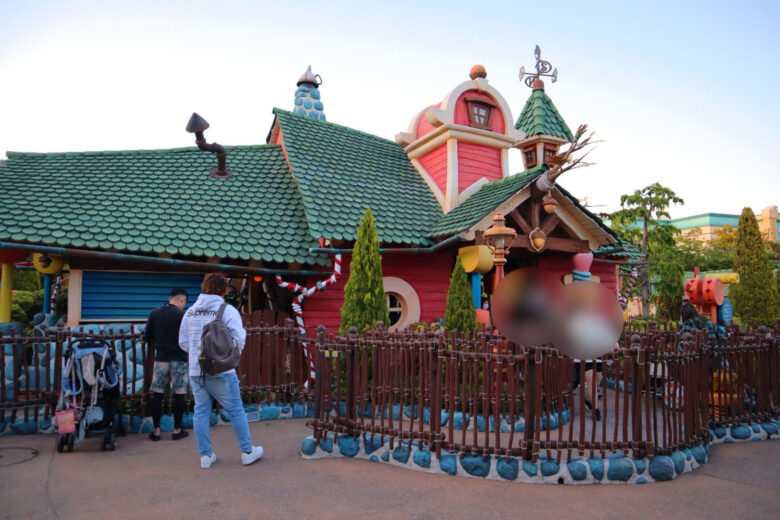 Tokyo Disneyland attraction gadget go coaster