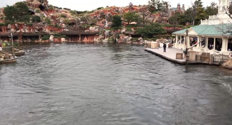 Tokyo Disneyland attraction Mark Twain Rivarboat Boarding point