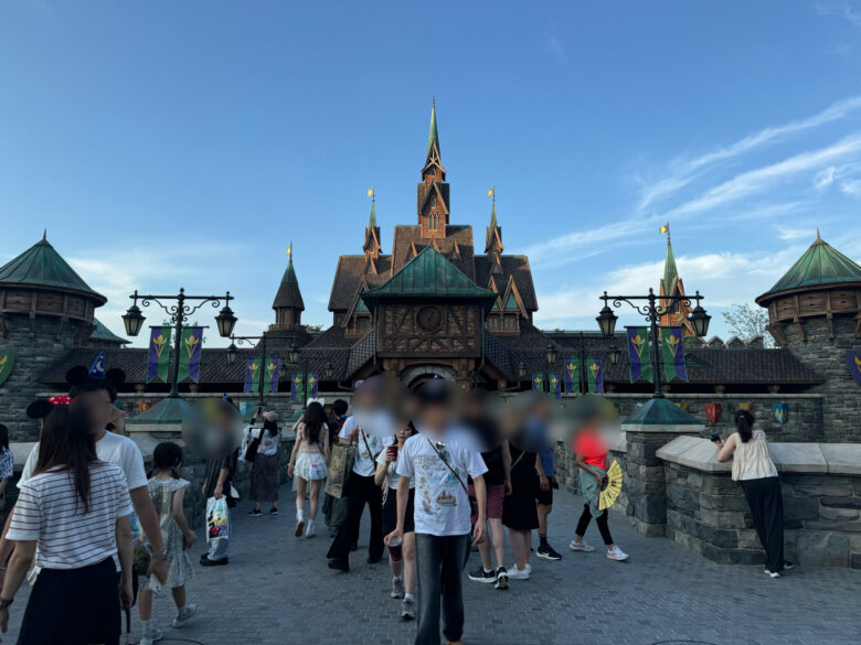 Tokyo Disneysea fantasy springs frozen kingdom