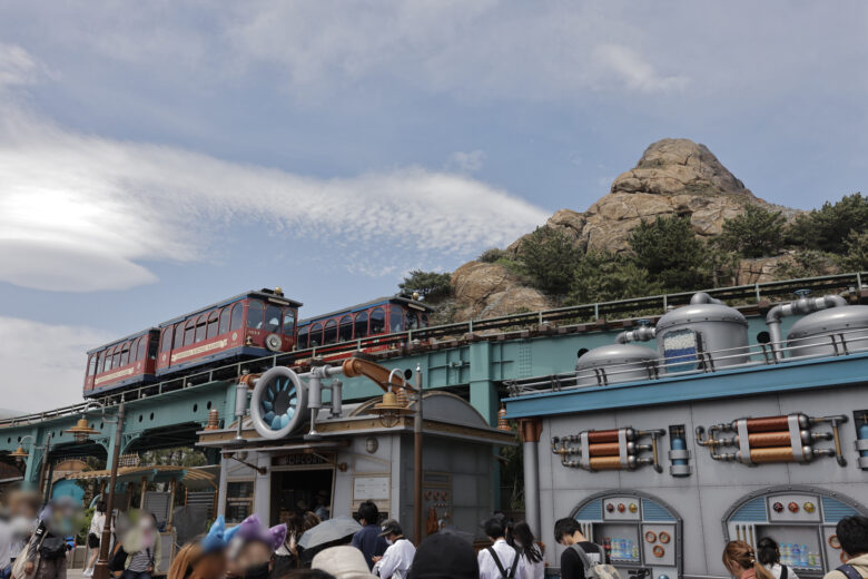 Tokyo Disneysea electric railway