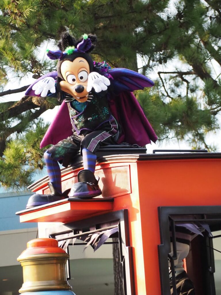 東京ディズニーランドのハロウィーンパレード(2023年10月撮影)
