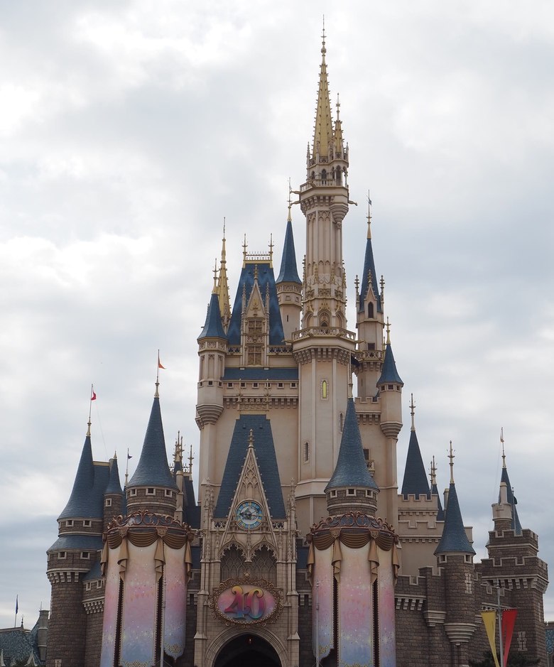 Reach for the Starsの舞台となる東京ディズニーランドのシンデレラ城