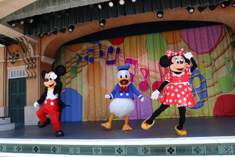 東京ディズニーランドのステージ全景