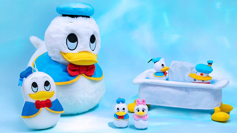 ドナルドのぬいぐるみと発売日未定のティッシュボックスカバーの公式イメージ