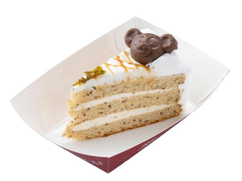 スーベニアプレートの対象メニューであるミルクティーショートケーキ(ピスタチオ入り)